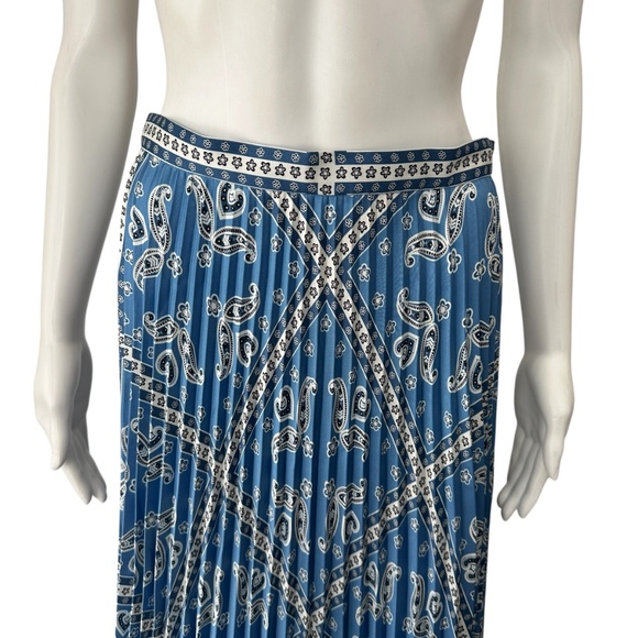 NWT $325 Sandro Blue/White Leianne Pleated Skirt Size 40/US 8 - Picture 4 of 11